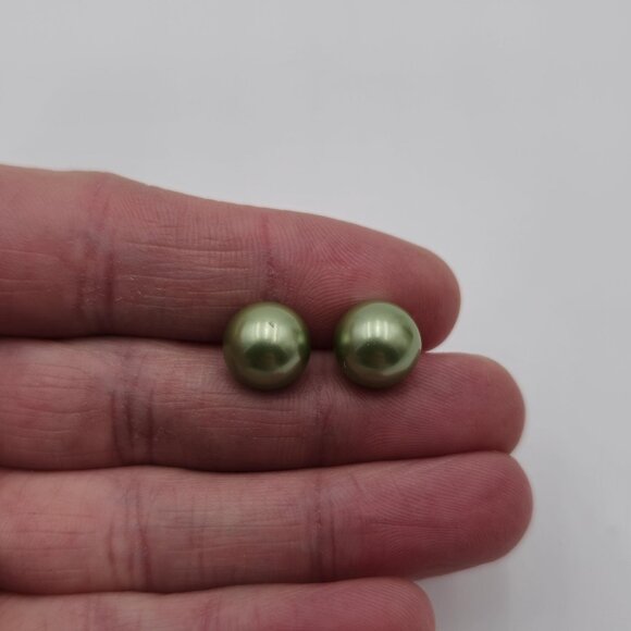 Sterling Silver Good Size Faux Green Pearl Stud Earrings A2717 - Picture 1 of 5